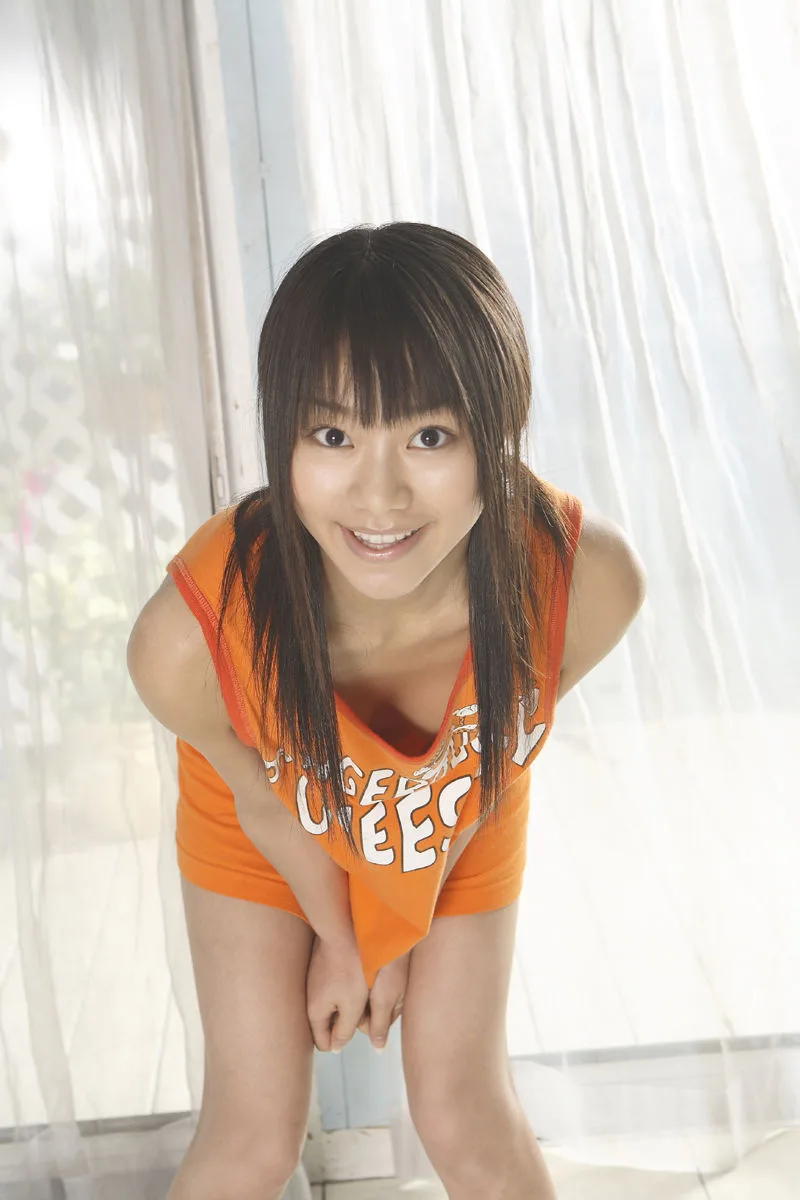 [Mặt trước] Album ảnh "Kiss My Eyes" của Miyuki Umikawa - 18