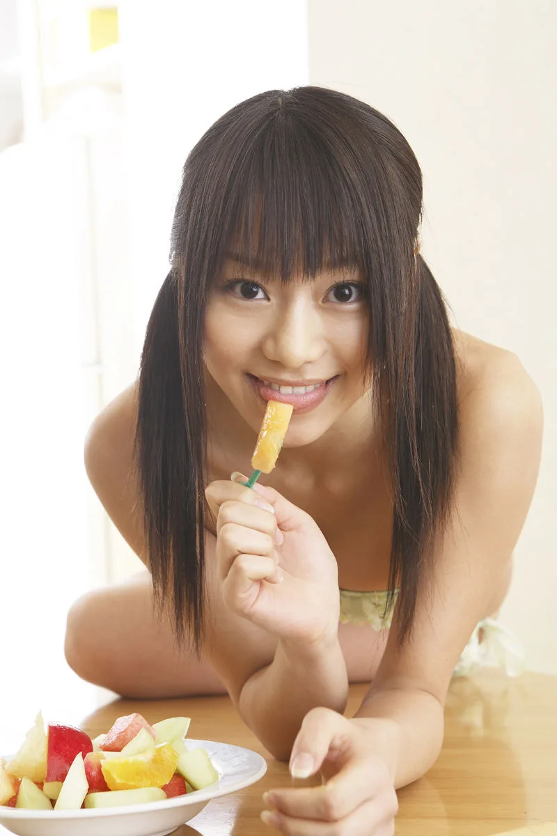 [Mặt trước] Album ảnh "Kiss My Eyes" của Miyuki Umikawa - 28