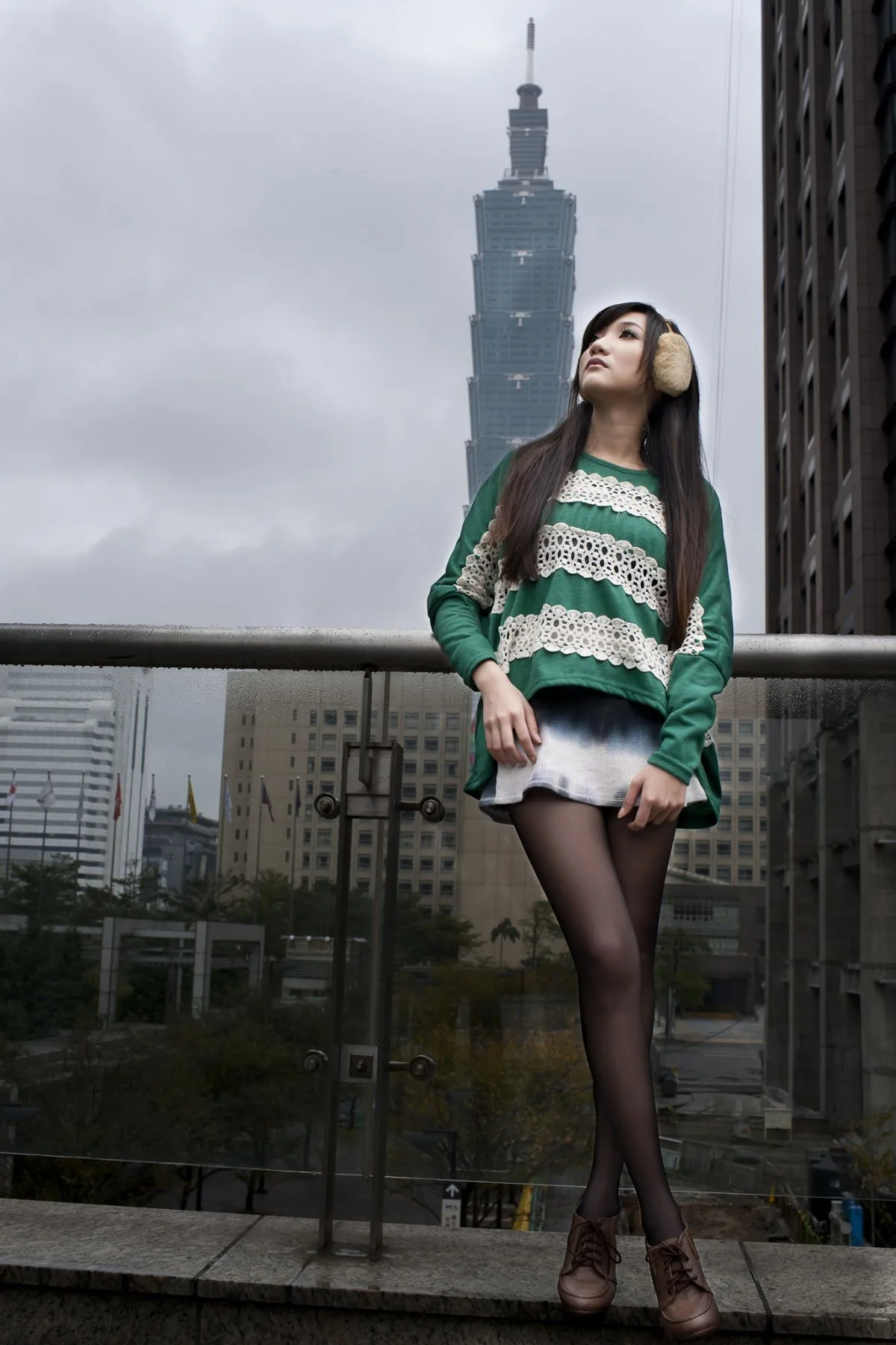 Người mẫu chân đẹp Tina Li Shuang của BEAUTYLEG - Buổi chụp hình ngoài trời với tất đen và buổi chụp hình trong studio với nội y - 15