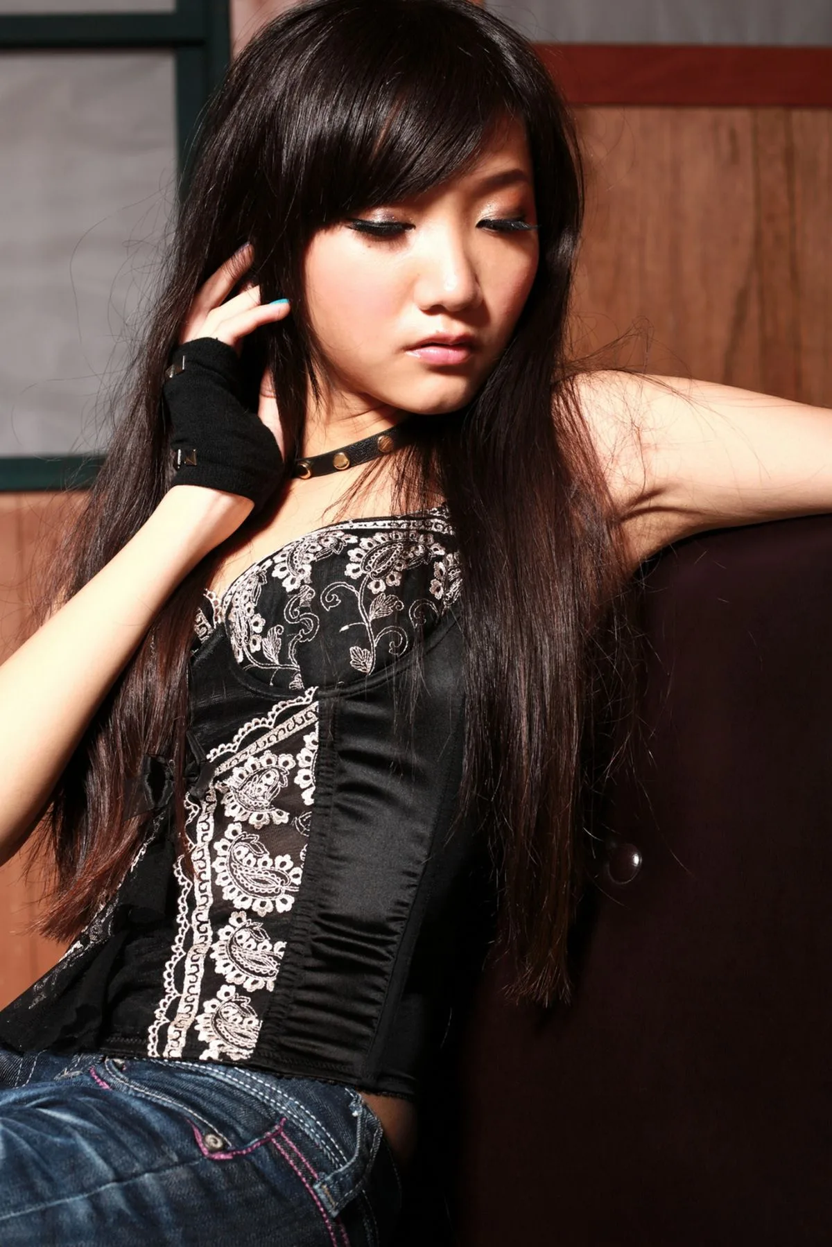 Người mẫu chân đẹp Tina Li Shuang của BEAUTYLEG - Buổi chụp hình ngoài trời với tất đen và buổi chụp hình trong studio với nội y - 25