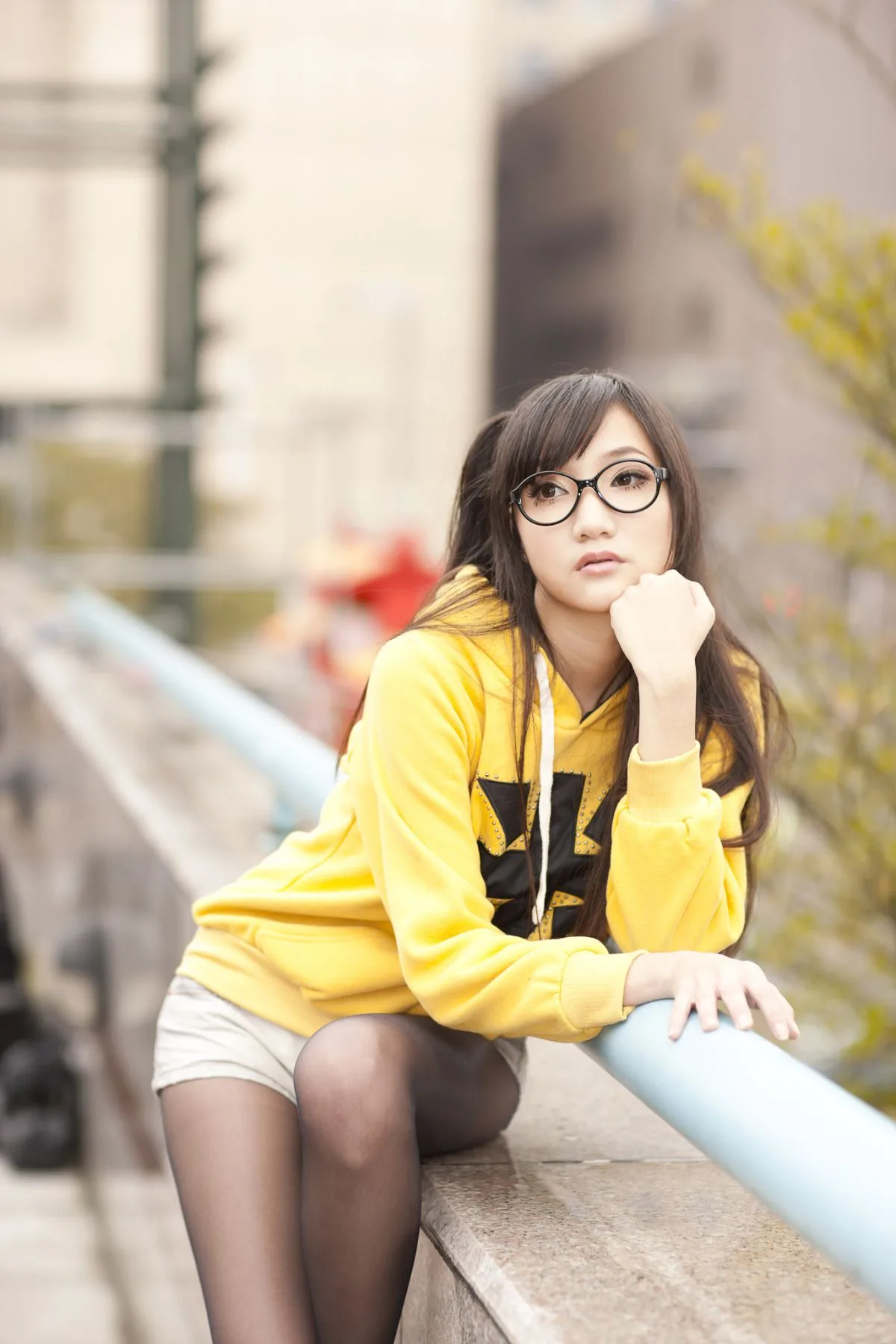 Người mẫu chân đẹp Tina Li Shuang của BEAUTYLEG - Buổi chụp hình ngoài trời với tất đen và buổi chụp hình trong studio với nội y - 7