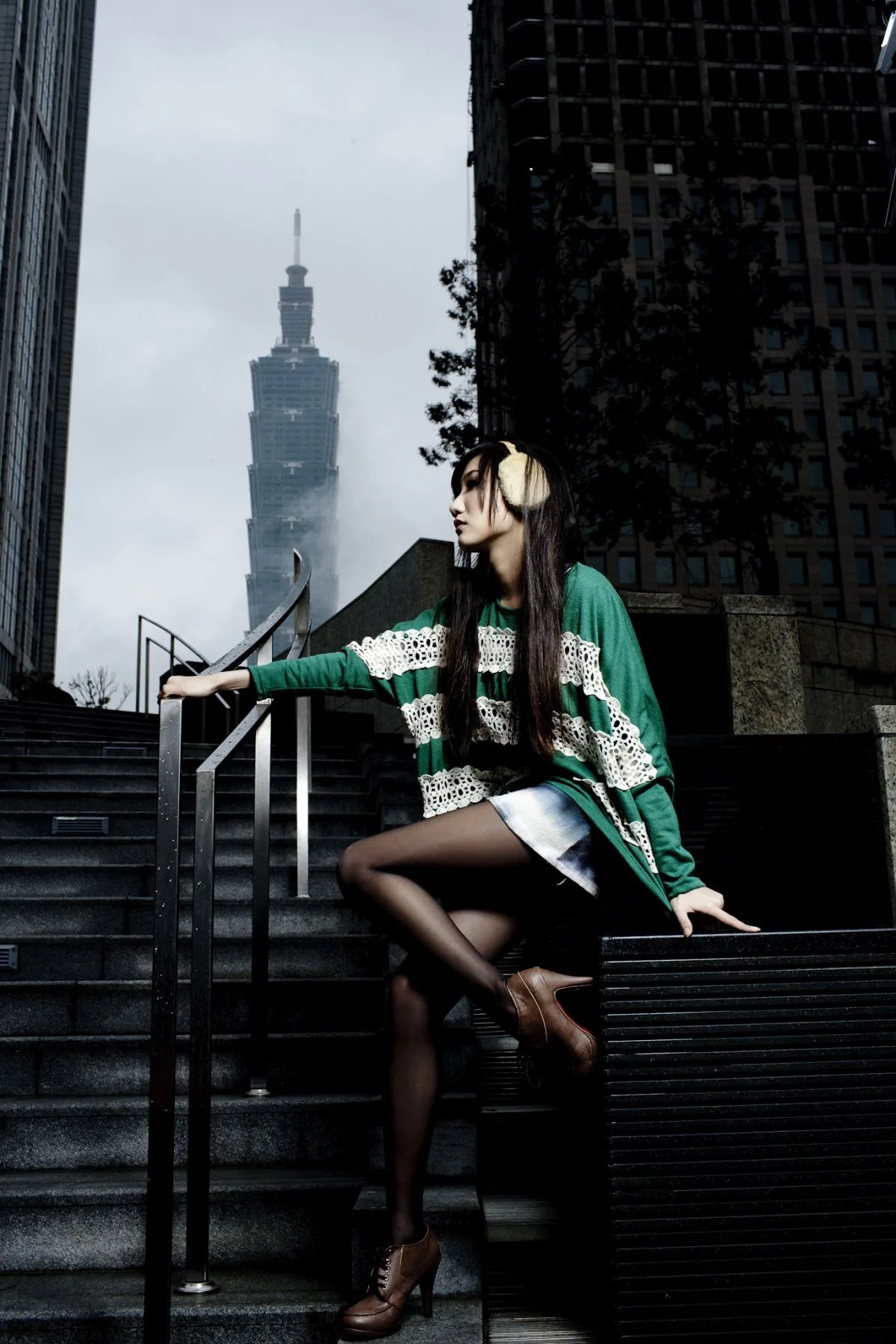 Người mẫu chân đẹp Tina Li Shuang của BEAUTYLEG - Buổi chụp hình ngoài trời với tất đen và buổi chụp hình trong studio với nội y - 9