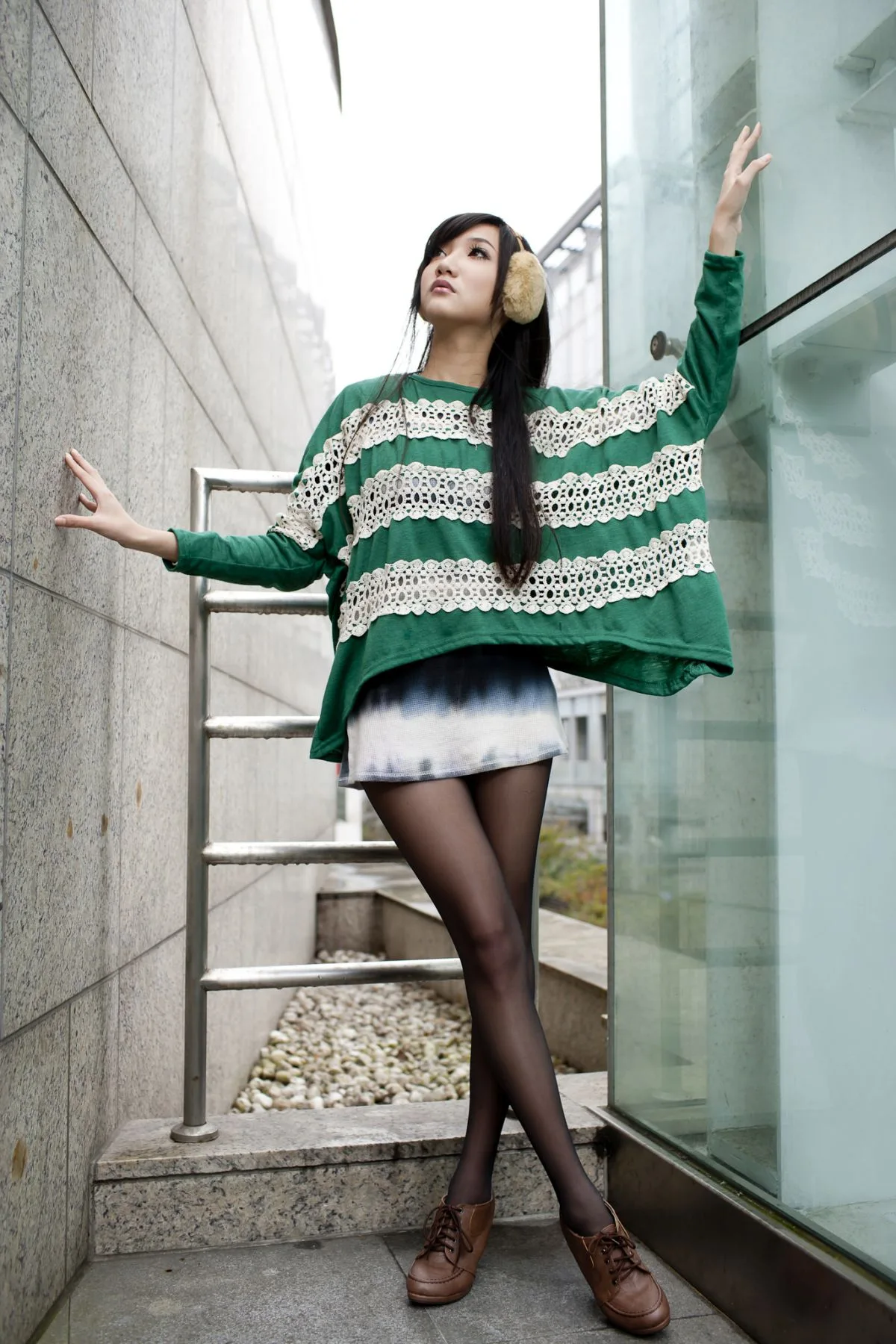 Người mẫu chân đẹp Tina Li Shuang của BEAUTYLEG - Buổi chụp hình ngoài trời với tất đen và buổi chụp hình trong studio với nội y - 21