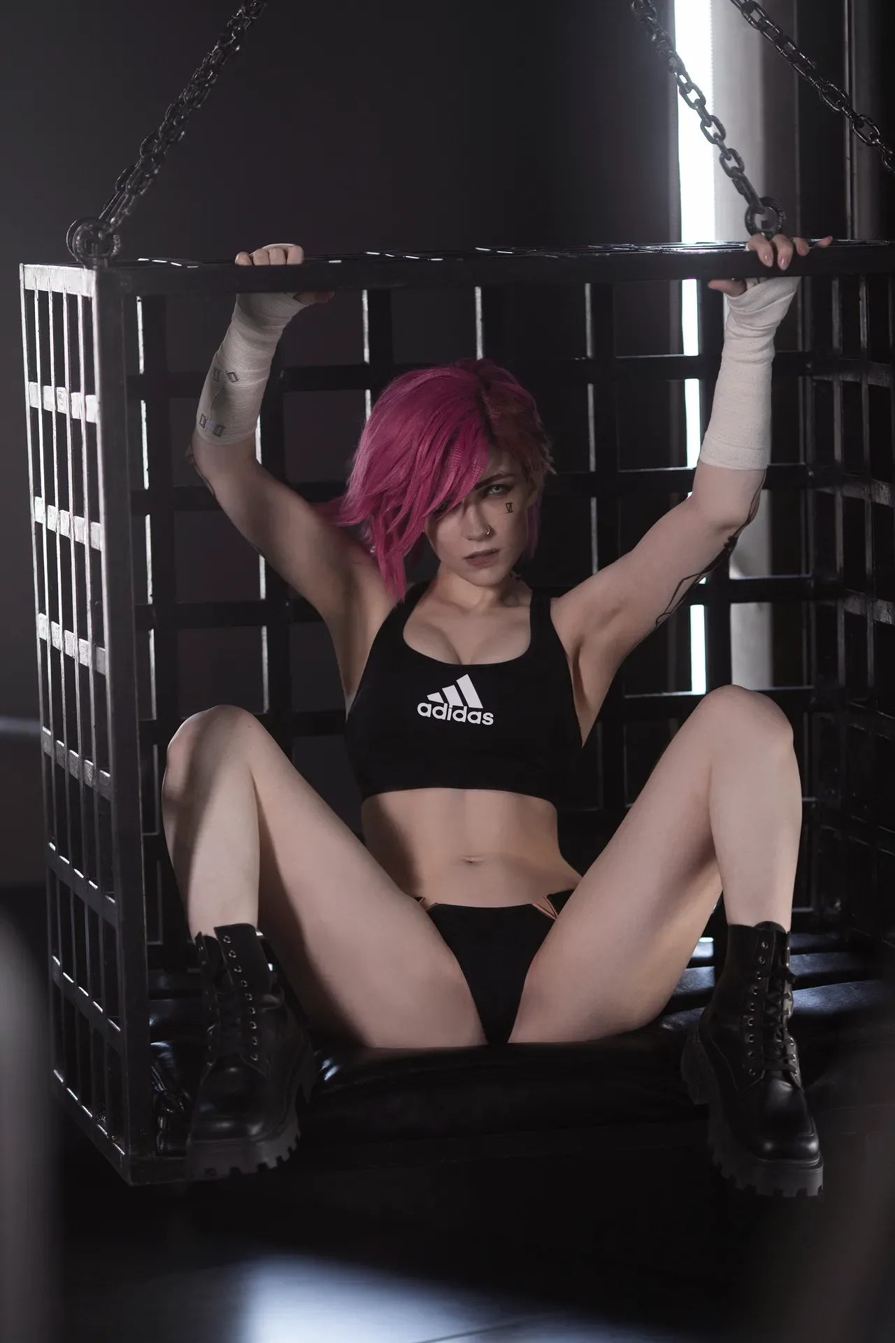 Mik Allen – Caitlyn và Vi - 70