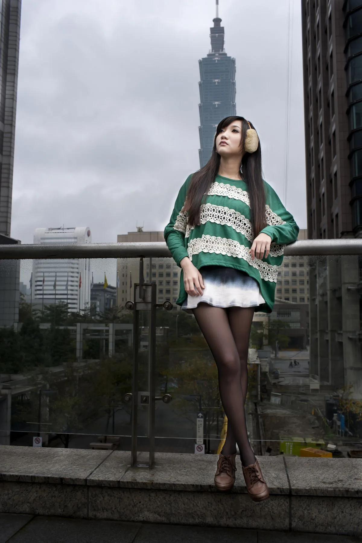 Người mẫu chân đẹp Tina Li Shuang của BEAUTYLEG - Buổi chụp hình ngoài trời với tất đen và buổi chụp hình trong studio với nội y - 16