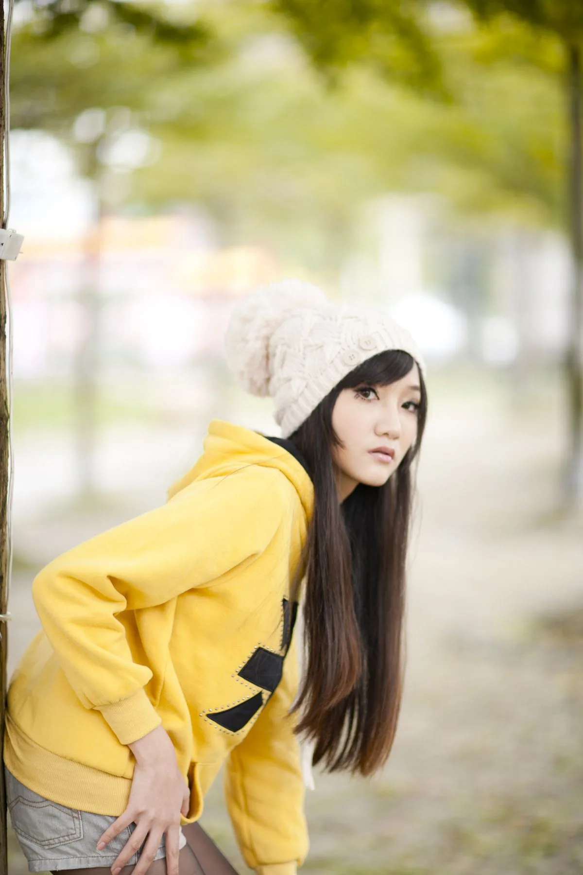Người mẫu chân đẹp Tina Li Shuang của BEAUTYLEG - Buổi chụp hình ngoài trời với tất đen và buổi chụp hình trong studio với nội y - 3